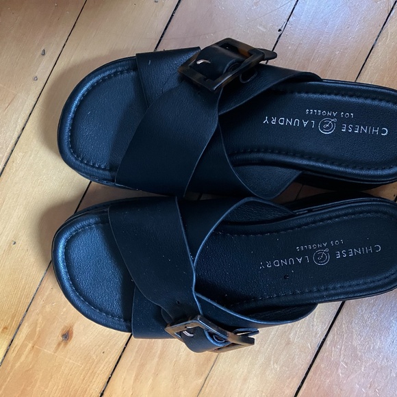 Chinese Laundry sandals - Picture 2 of 2